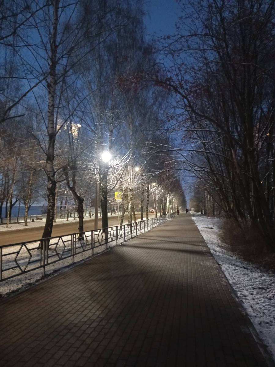 Улица пустынна, никаких инициатив... 