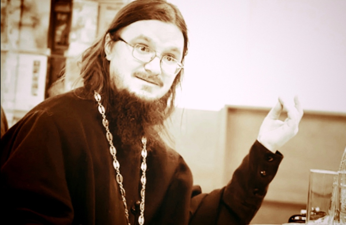 Даниил Сысоев (12.01.1974 — 20.11.2009 гг.) — иерей, настоятель храма Святого апостола Фомы (г. Москва), кандидат богословия, публицист, писатель, проповедник, миссионер.