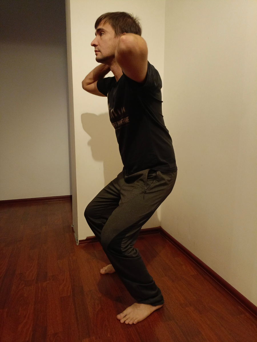 Полуприсед