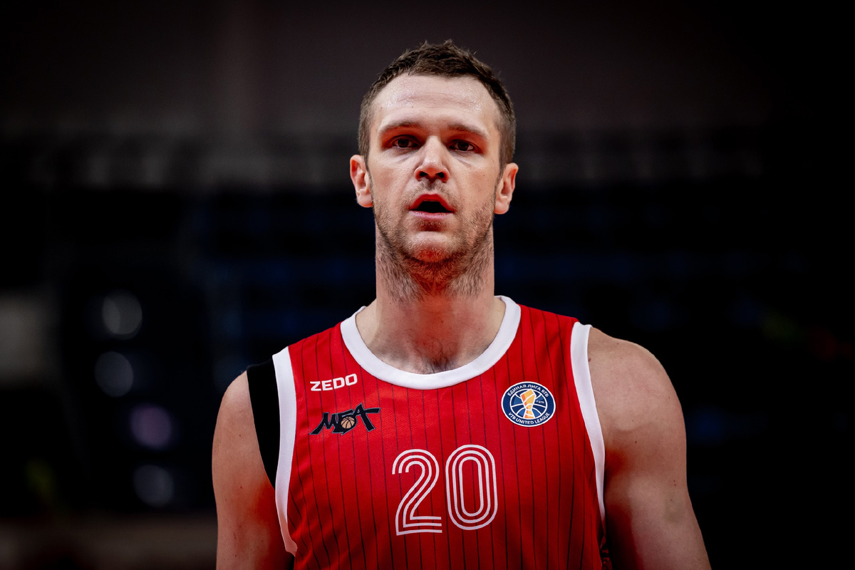 Андрей Зубков в матче за МБА-МАИ