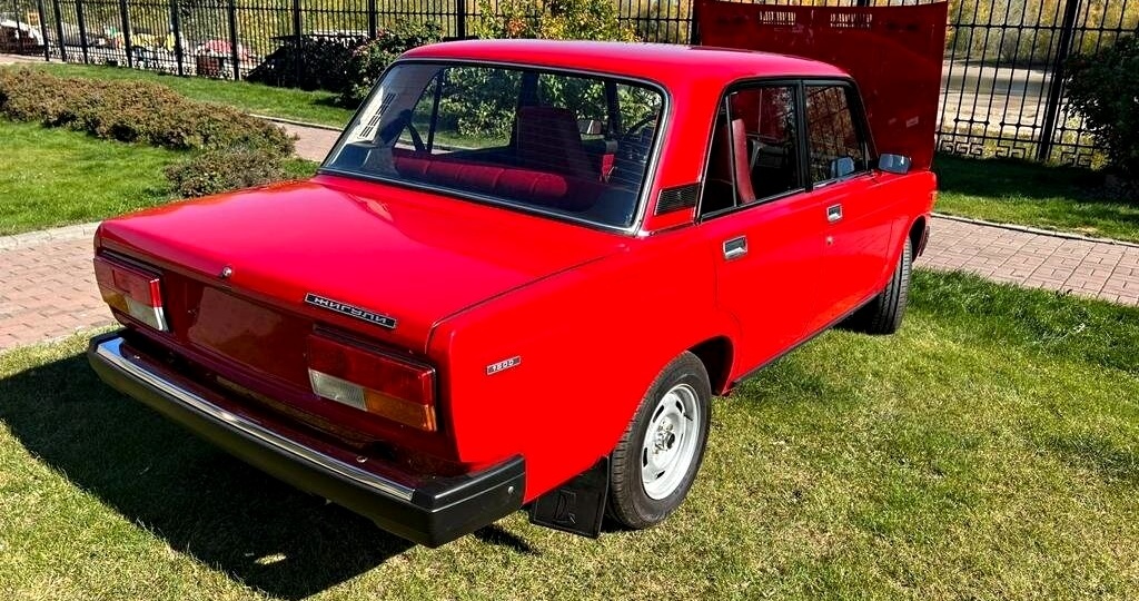 Заметил в продаже 3 редчайших Лады 90-х годов с роторными моторами. Их выпускали для нужд Комитета. Рассказываю, чем они примечательны