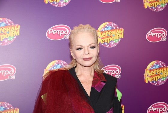    Лариса Долина