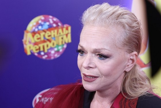    Лариса Долина