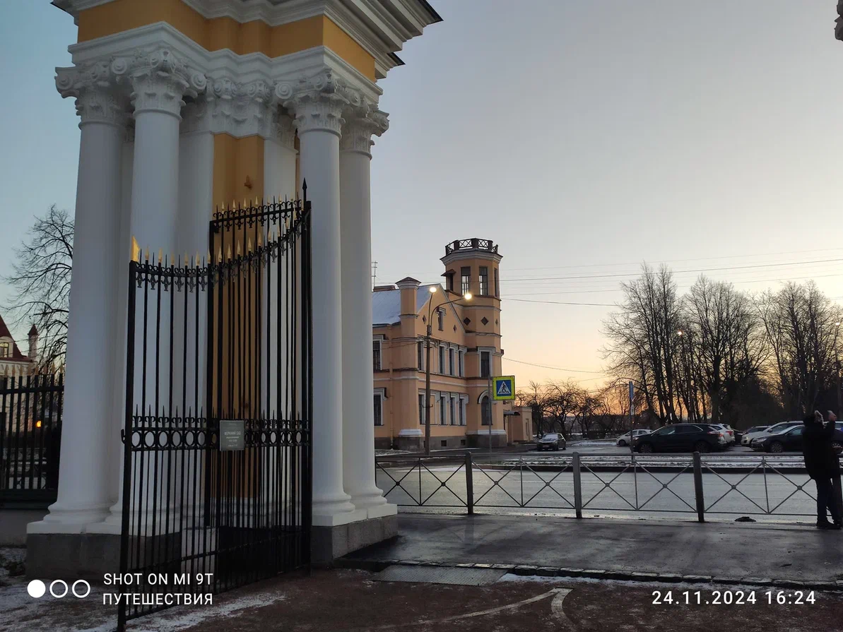 Вход в Верхний сад. Фото автора