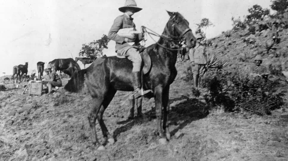 Уинстон Черчилль выполняет редакционное задание на Второй англо-бурской войне.📷Фото: Hulton Archive / Getty Images