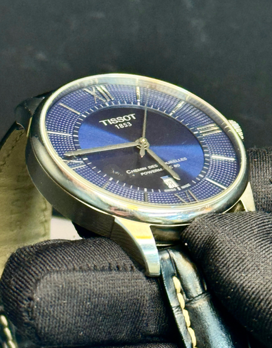 Установлено покрытие на часы 