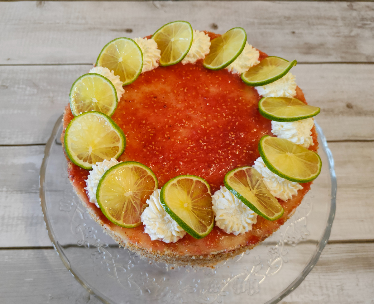 Вес торта около 1,3 кг. Диаметр 20 см, высота 14 см. 