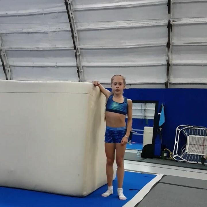 Алинка добрая, веселая, прикольная, мои однокурсники ее очень любили. Всем нравилось «понянчить пупсика», - Софья Федченко.