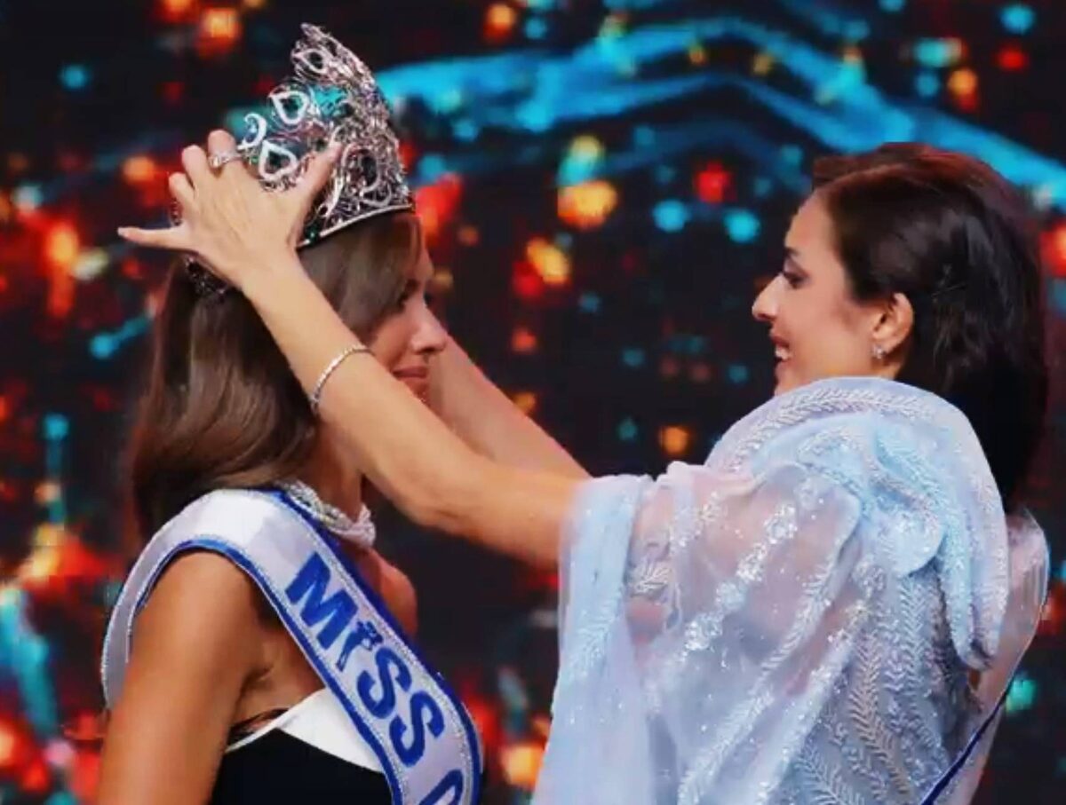    Александре Эпштейн вручила корону «Мисс Офис — 2023» Екатерина КлимушинаФото VOICE