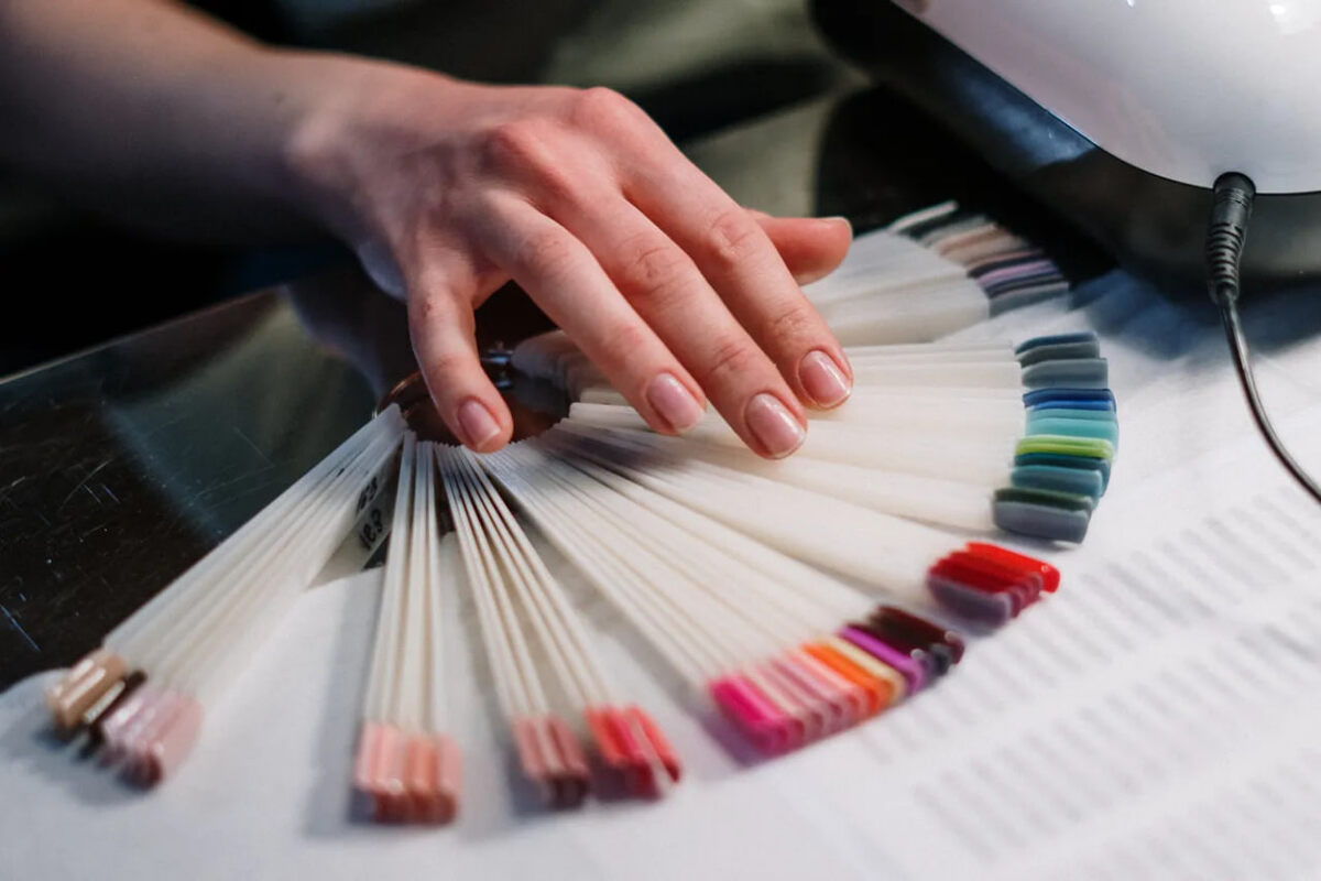     Маникюр «советский ковёр» — новый бьюти-тренд, который взорвал соцсети