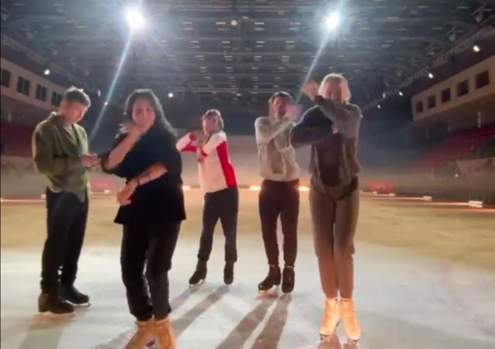      Скриншот с видео «Танца Байкальских Нерпочек» Фотография взята из открытых источников.