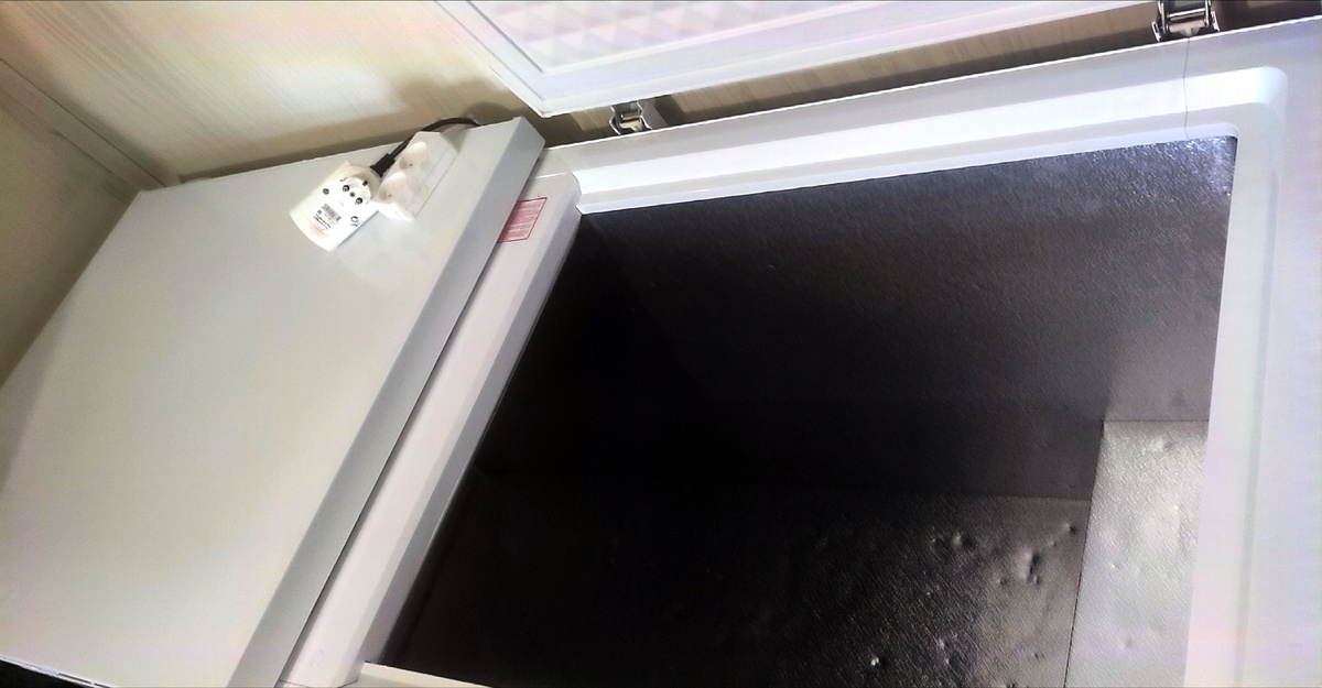 Осталось ларь протереть и можно загружать обратно