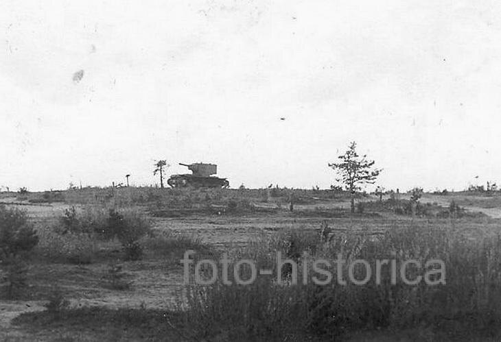 Танк КВ-2 выпуска мая - июня 1941 года на немецком полигоне