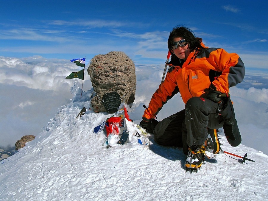 Страница Карины Мезовой "ВКонтакте"