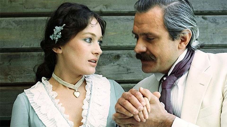 Самое страшное преступление Паратова - его отношение к Ларисе Огудаловой.