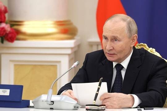    Путин подписал закон о бюджете РФ на ближайшие три года