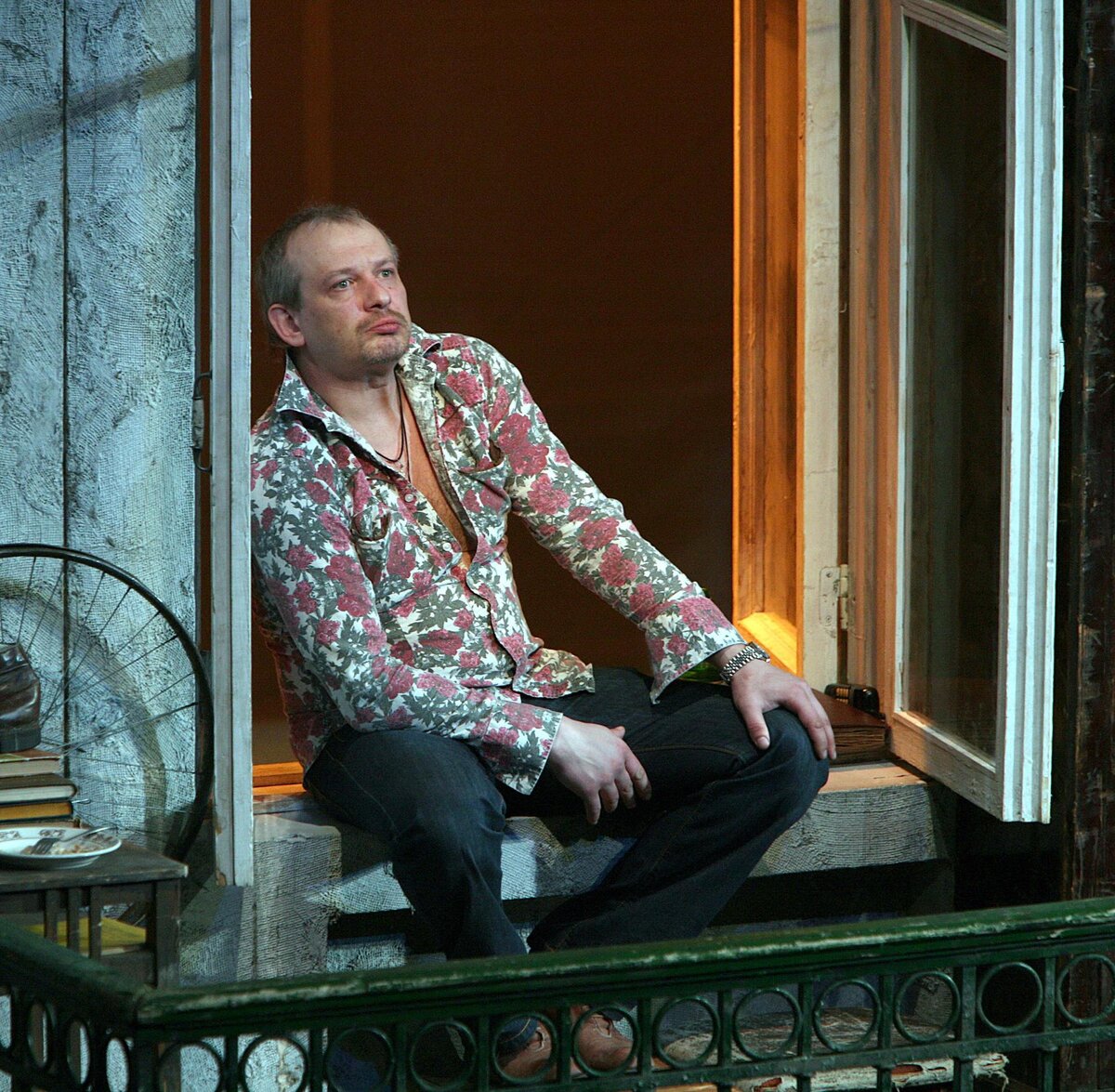    В конце 1980-х и первой половине 1990-х Дмитрий Марьянов снимался у знаковых режиссёров — Петра и Валерия Тодоровских, Эльдара Рязанова и Сергея Урсуляка. Фильмография артиста пополнилась лентами «Дорогая Елена Сергеевна», «Любовь», «Русский регтайм» и рядом других картин / Legion-Media