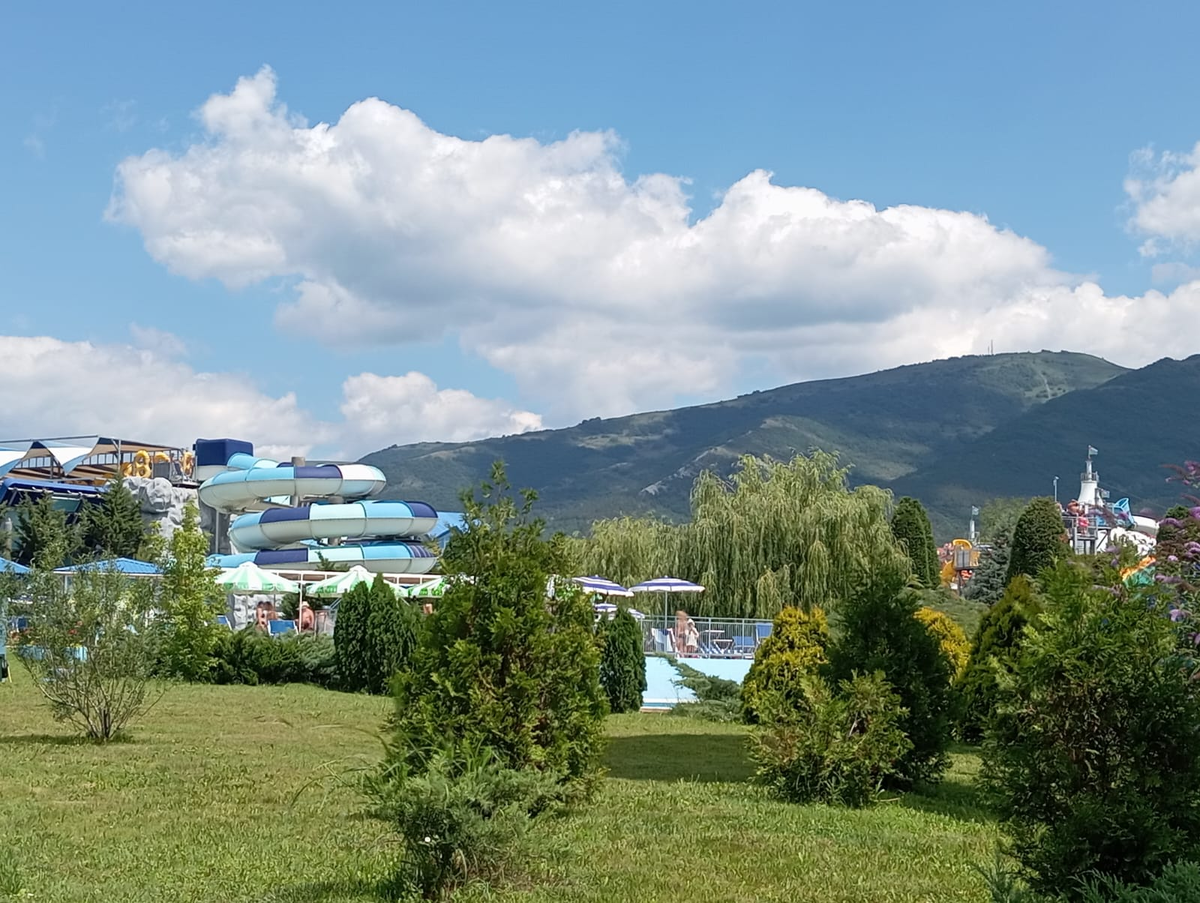 Вид из аквапарка