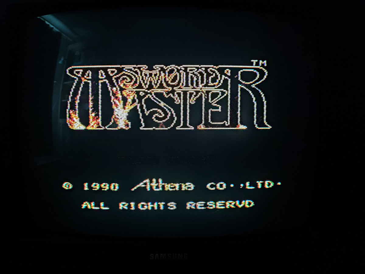 Фото сделаны мной. На фото игра "Мастер меча". Оригинал игры "Sword Master" был разработан Athena и издан Athena и Activision в 1990,.г. для платформы NES. Дизайнеры Хиронобу Тамаи, Р. Накашима. Фото демонстрирует начальную заставку игры, а так же общий визуальный фон игры. Подробнее об этом рассказано в статье. Все материалы принадлежат правообладателям и размещены исключительно в информационных целях.