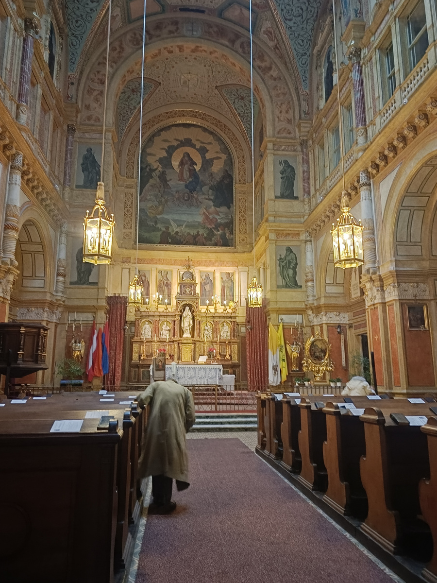 Армянская католическая церковь. Фото автора. 