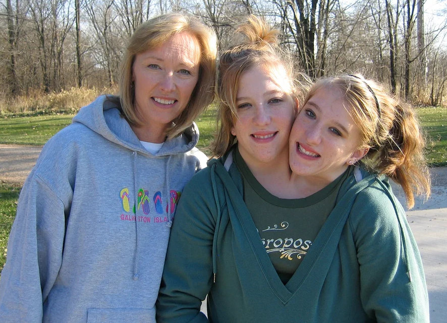 Сестры всегда вместе