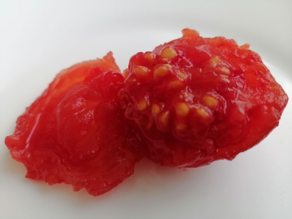 Семена в солёной помидорке.