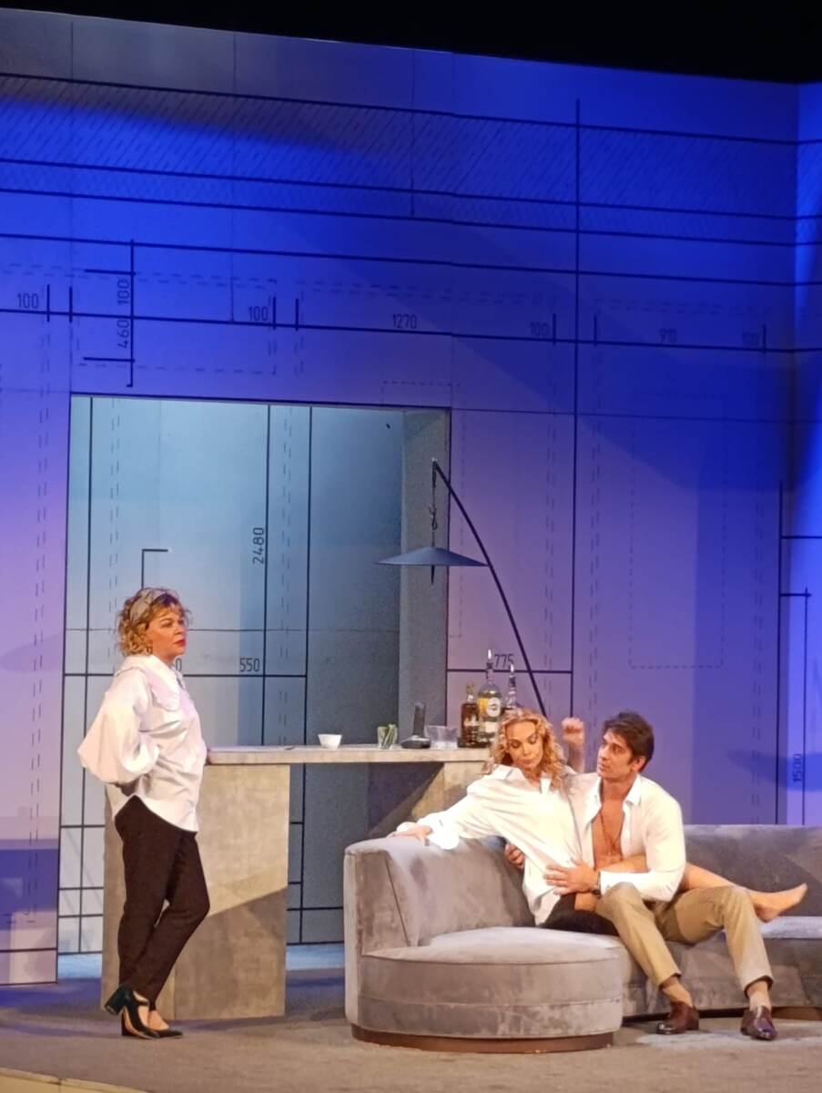 Сцена из спектакля. Фото Екатерины Арясовой