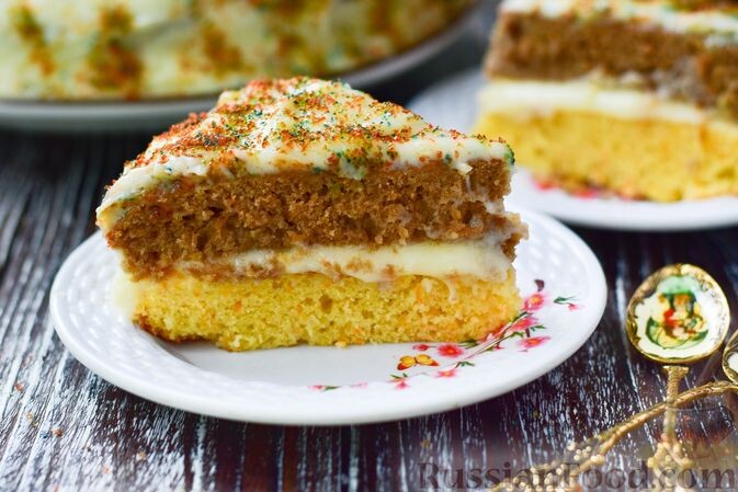 морковь, цедра апельсина, яйца, сахар, сахар ванильный, масло подсолнечное, масло сливочное, мука, разрыхлитель, соль, мускатный орех молотый, какао-порошок, сметана