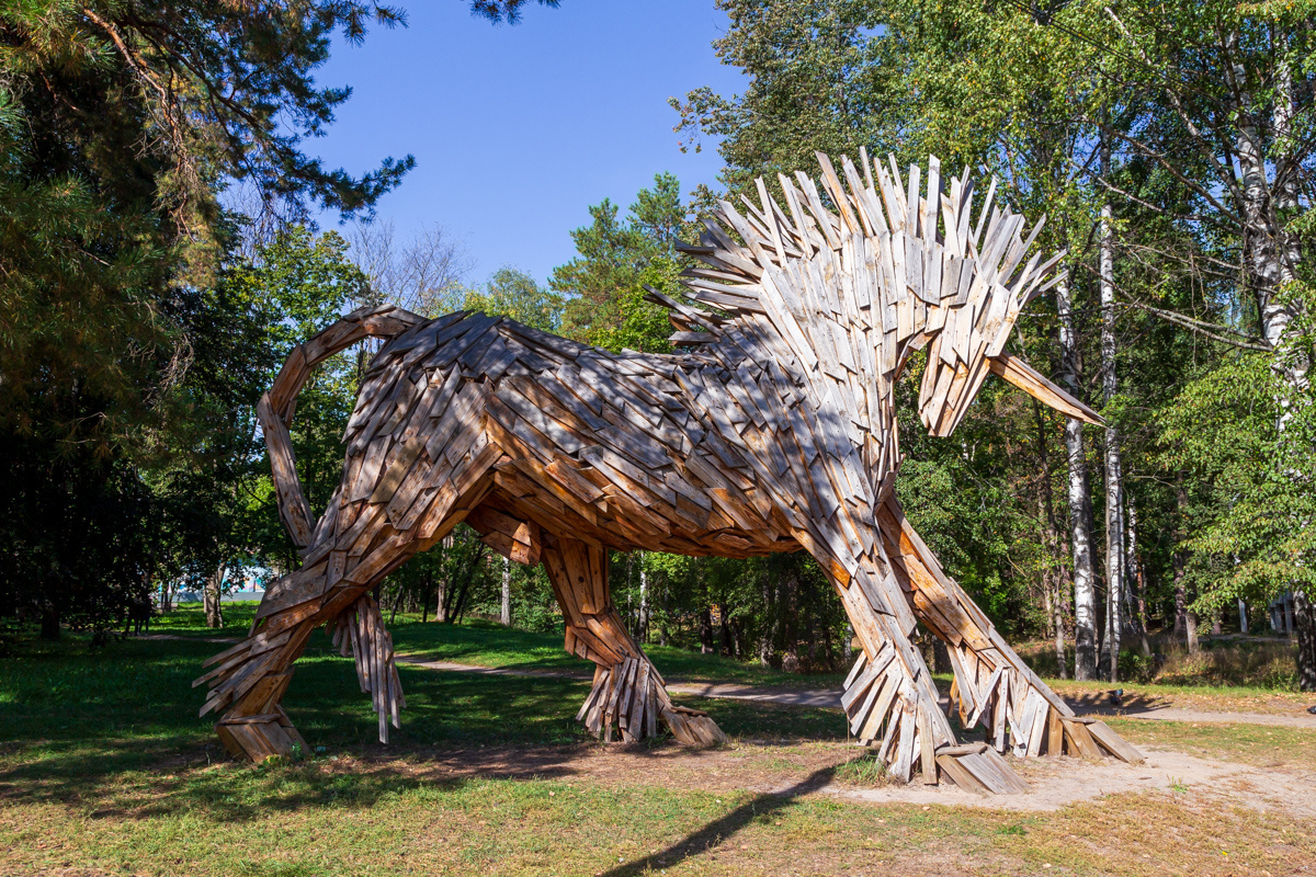 символ города — единорог