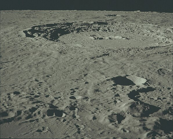 Кратер Коперник, фото с борта "Аполлона-17", 1972 г.)
