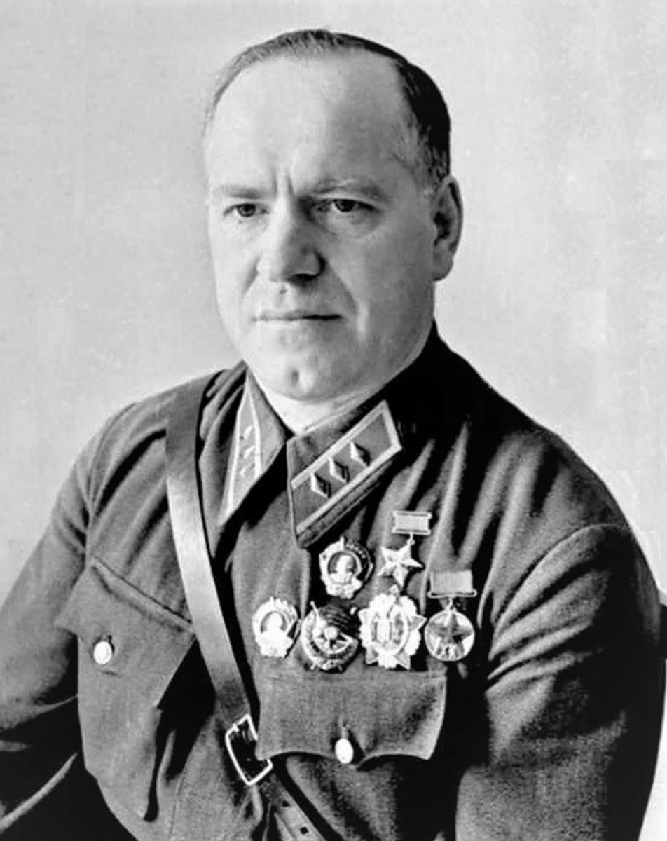 Герой Советского Союза комкор Жуков. 1939 год.