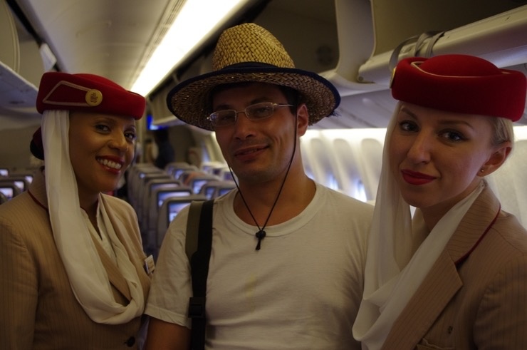 Летит в Таиланд)