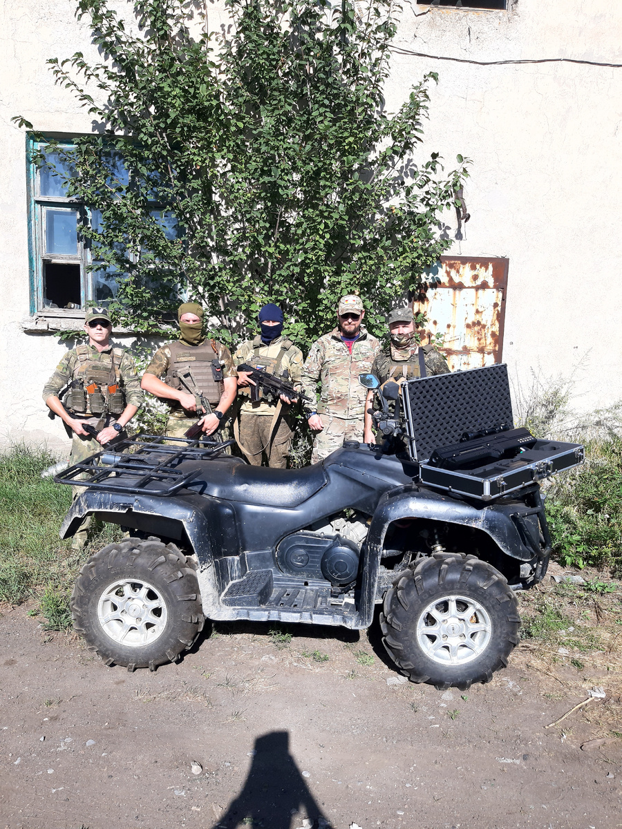 Квадрик с антидроновым ружьем доставленный под Угледар.