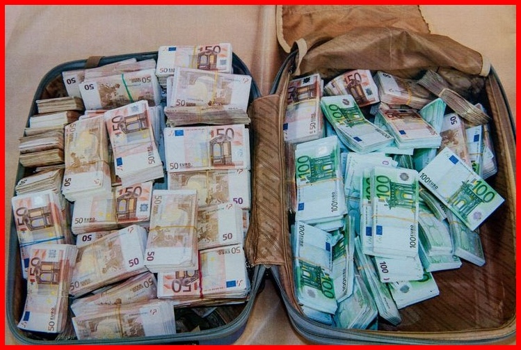 Филиал Московского банка тогда здорово ограбили