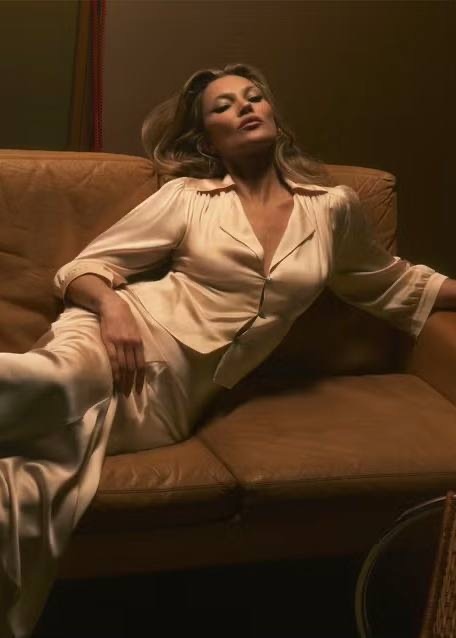 Кейт Мосс и Zara выпустили коллекцию, вдохновленную стилем 70-х  