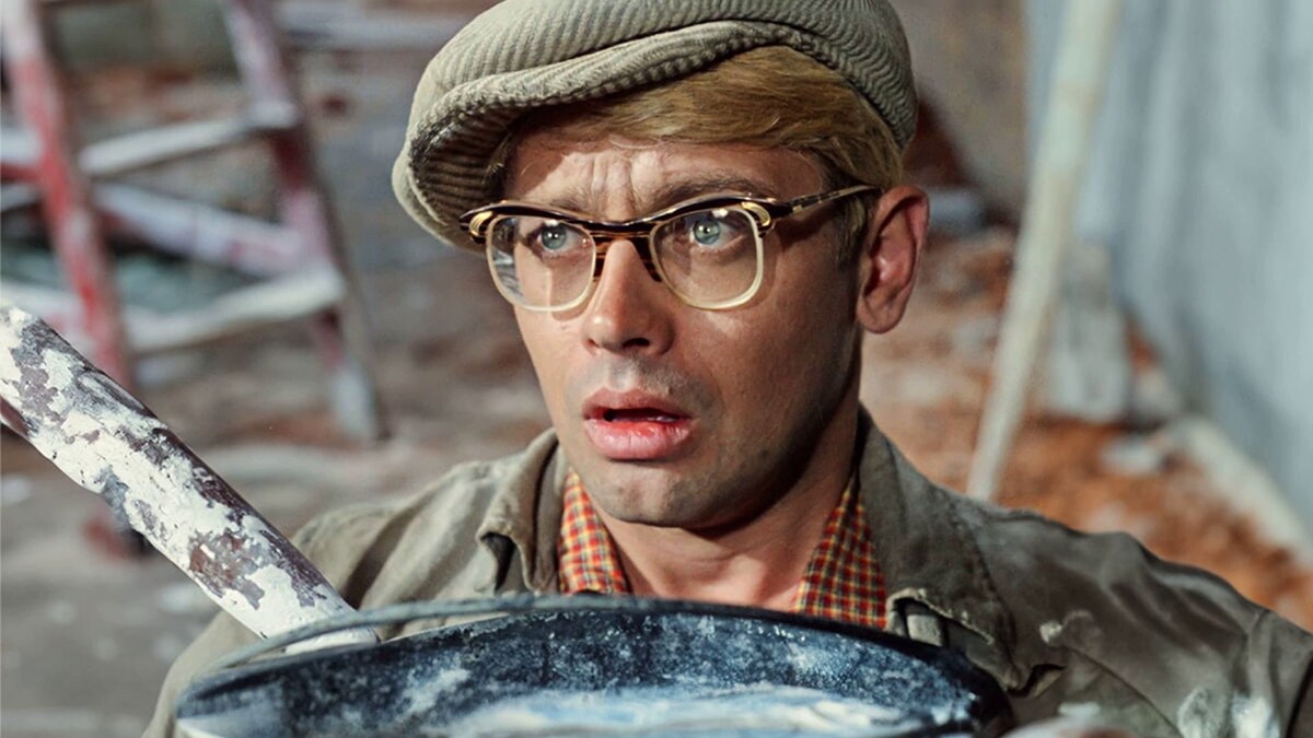 Кадр из фильма "Оперция 'Ы' и другие приключения Шурика". 