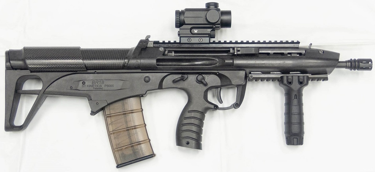 Штурмоввая винтовка BR-18. Вид справа.