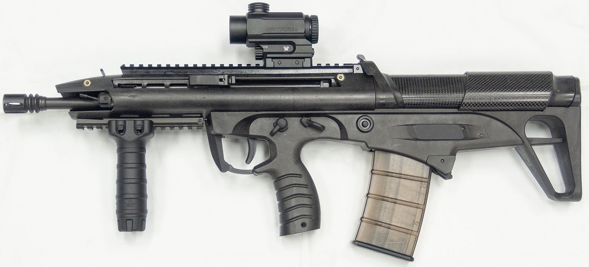 Штурмоввая винтовка BR-18. Вид слева.