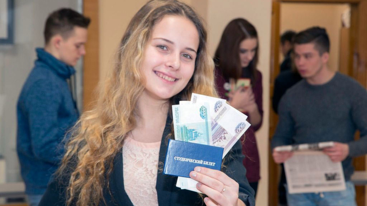 Как студенту заработать от 50 000 рублей к Новому году в проекте "Свой в Альфе"