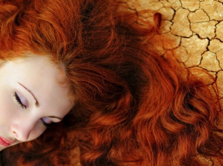 Рыжая девушка