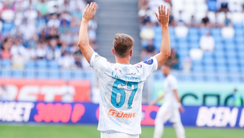    Полузащитник "Зенита" Максим Глушенков во время матча с ФК "Крылья Советов", архивное фото для иллюстрации. Автор фото: Анна Мейер / ФК "Зенит" / ТАСС