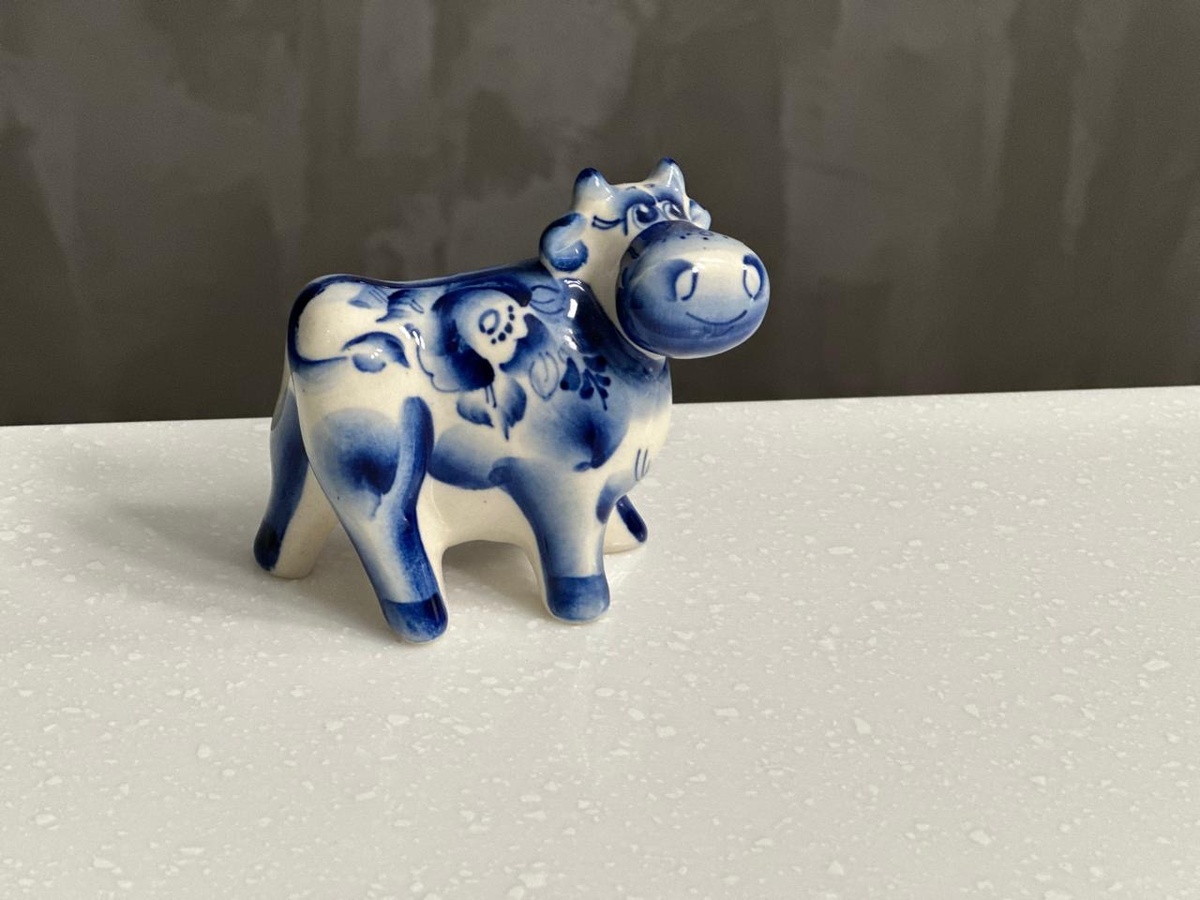 С этой все было просто. Мадам Гжель назвали. 