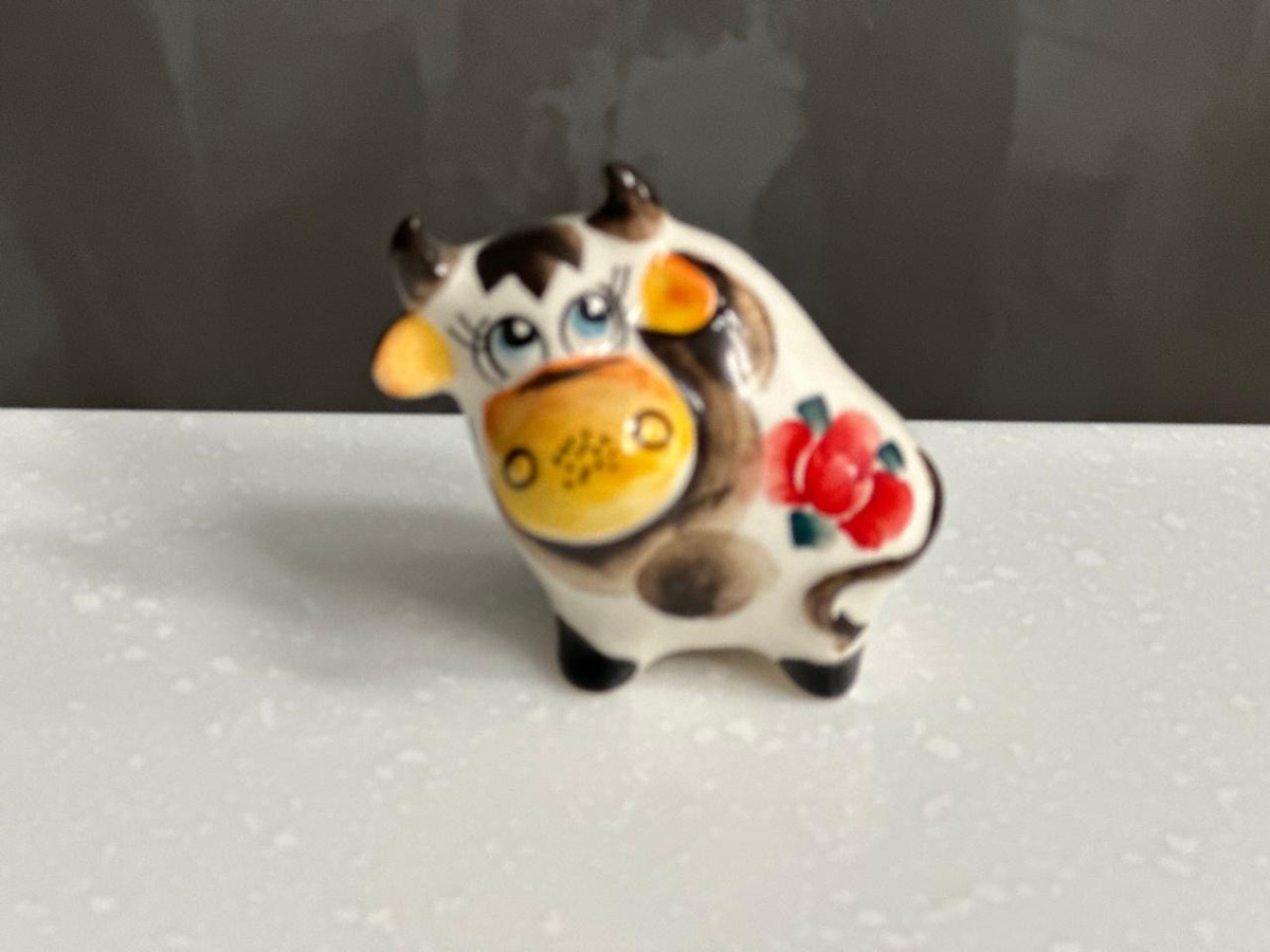 Еще не дала имя. Помогите назвать буренку. 