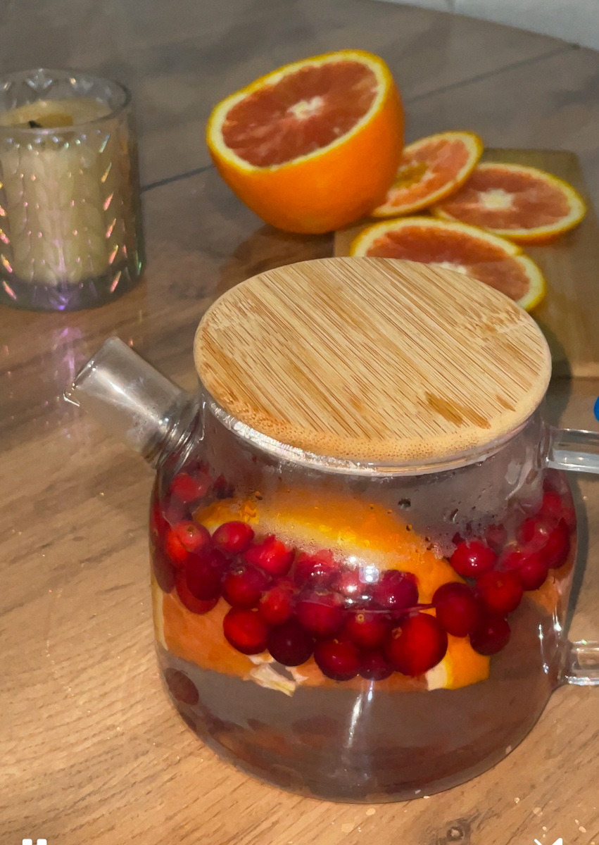 Наш вкусный чай-вчера заварила зеленый с клюквой и грейпфрутом