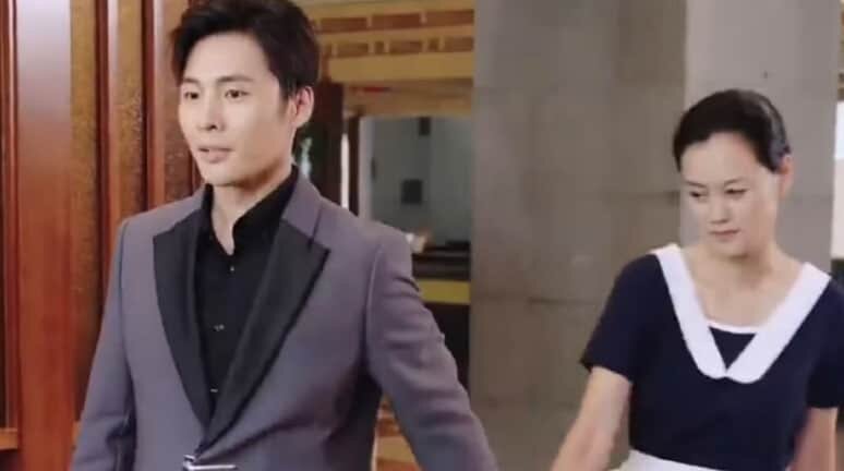    Скриншот из дорамы про 27-летнего президента, влюбившегося в 45-летнюю уборщицу