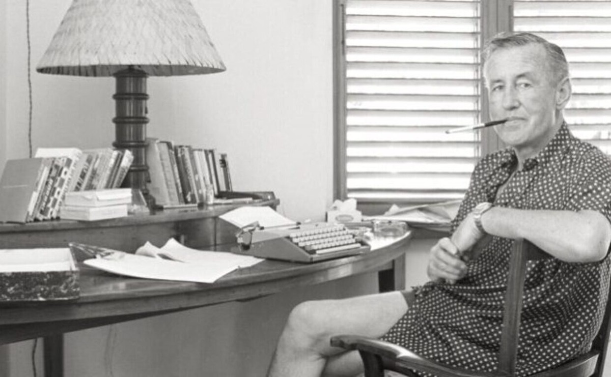     7 книг о Джеймсе Бонде, которые лучше любого фильма