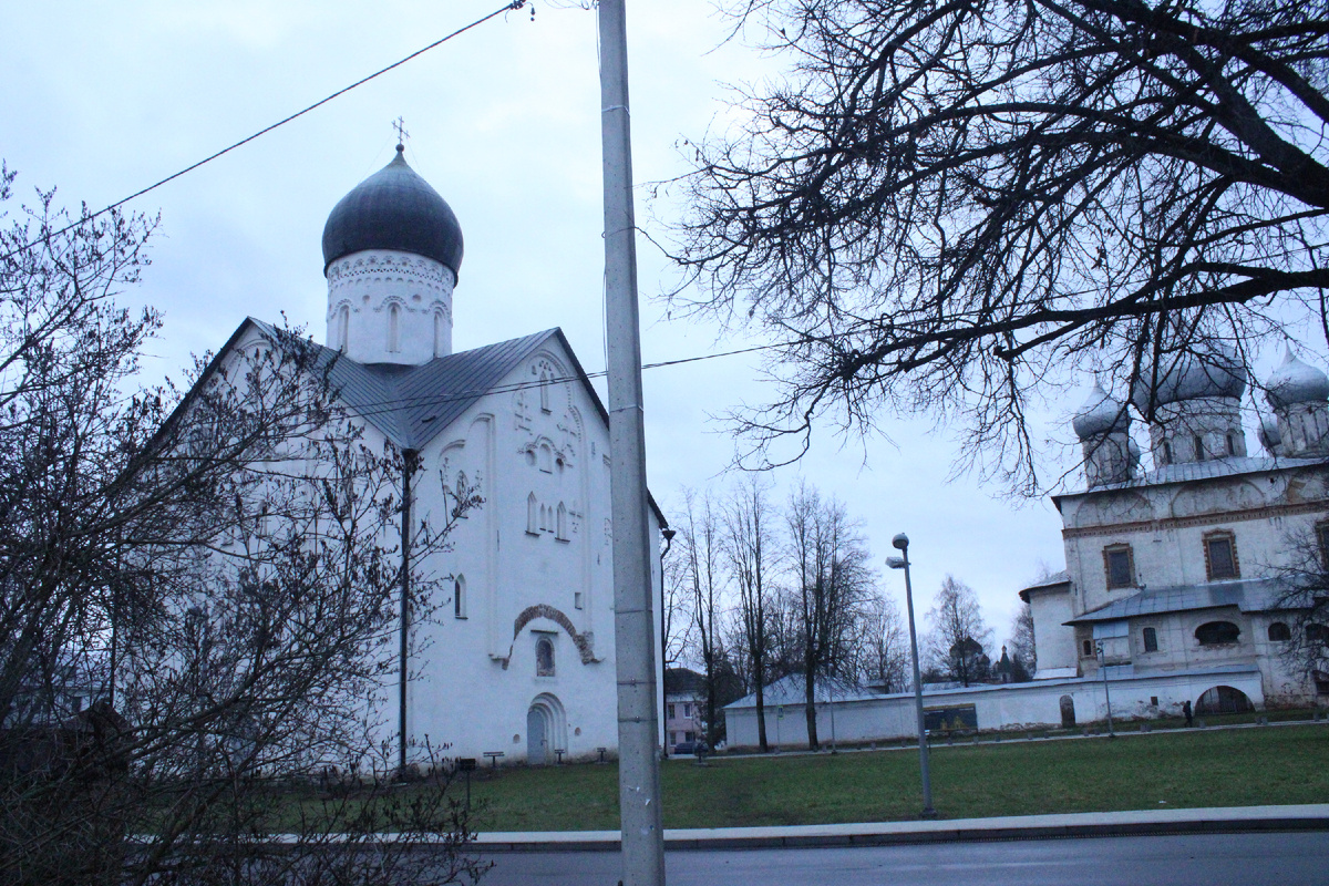 Церковь Спаса на Ильине и Знаменский собор