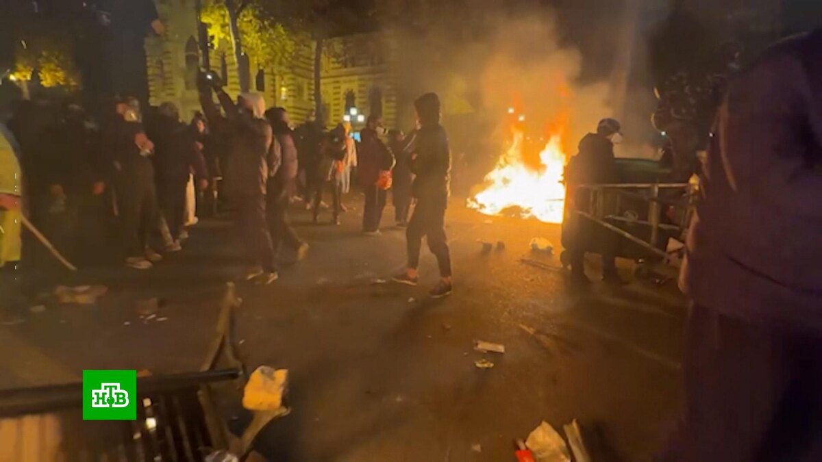    Третья ночь протестов в Тбилиси: столкновения становятся ожесточеннее