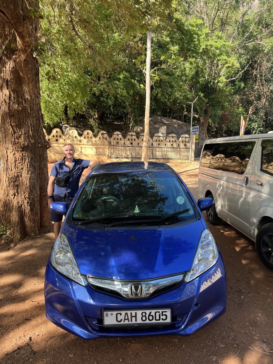 Наш классный Honda Fit на время путешествия.