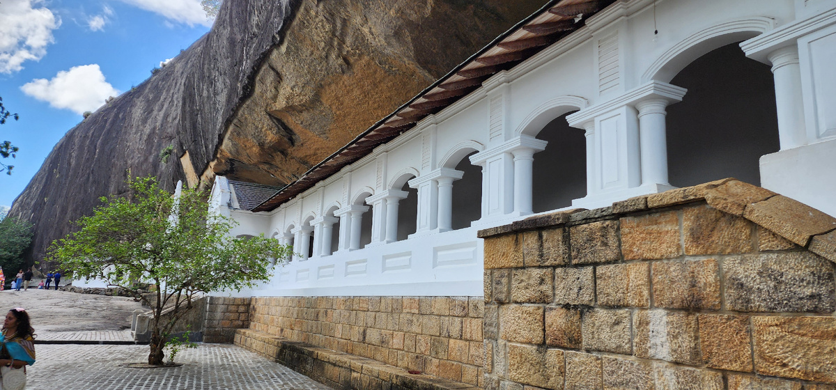 Это основное здание храма.